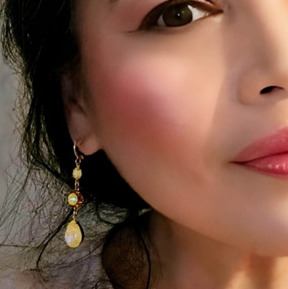 Victorian Sunshine Yellow Swarovski & Flowe Crystals In Three Tiered GP Earrings - Picture 7 of 7